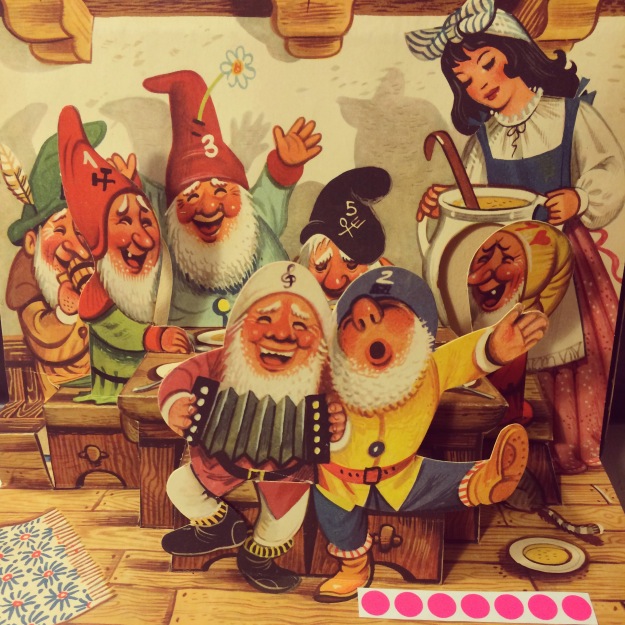 365 mood boards in 2014. Mood board #76: The simple things in life. Snow White and the Seven Dwarfs. Instagram filter Valencia. Photographer: Susanne Randers