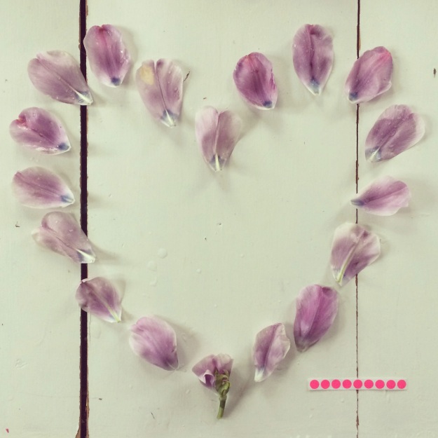 365 mood boards in 2014. Mood board #131: Happy Mothers Day. Tulip leaves Heart Mandala. Instagram filter Valencia. Photographer: Susanne Randers